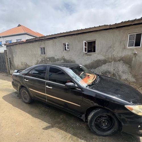 Nigerian Used Toyota Camry 2005 in Lagos