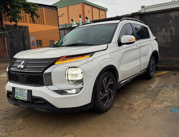 Nigerian Used Mitsubishi Outlander 2014 in Lagos