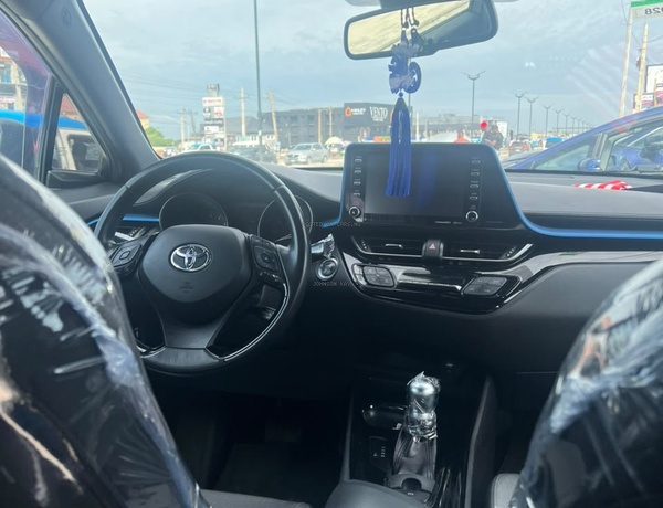 Foreign Used Toyota C-HR 2019 in lagos