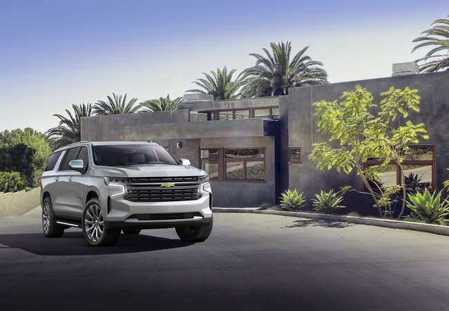 Chevrolet Suburban image 2