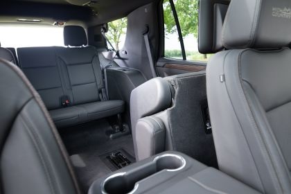 Chevrolet Tahoe image 2