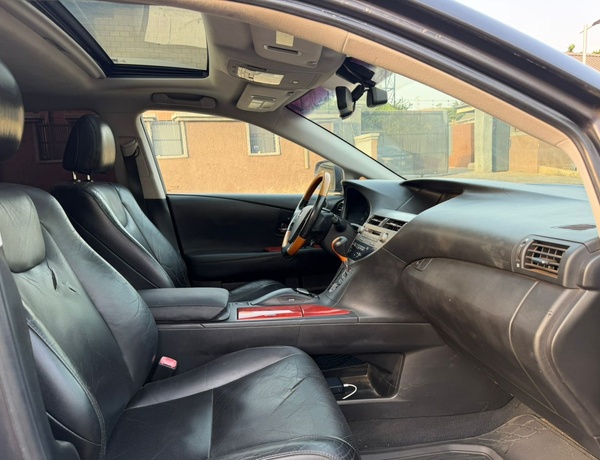 Clean 2010 Lexus RX350 top grade for Sale In Abuja