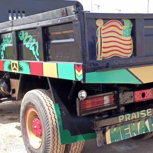 Clean Fairly Used 2002 Mercedes Benz single Axle Truck for Sale Portharcourt