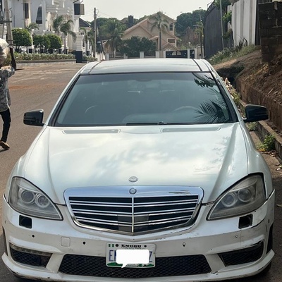 Clean Locally Used Mercedes Benz S-Class 2008