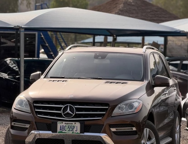 CLEAN USED  2014 MERCEDES BENZ ML350 FOR SALE IN ABUJA