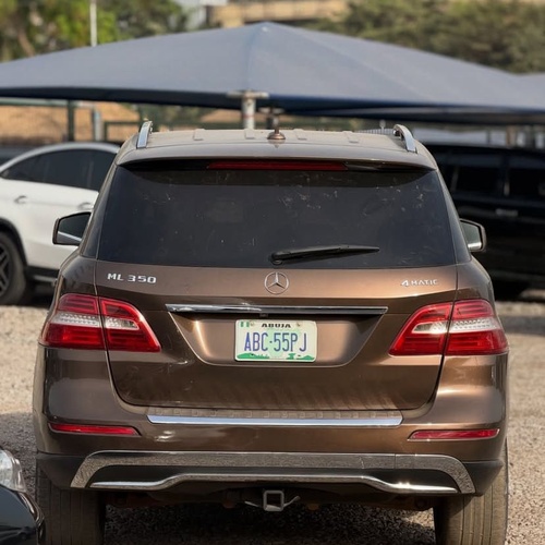 CLEAN USED  2014 MERCEDES BENZ ML350 FOR SALE IN ABUJA
