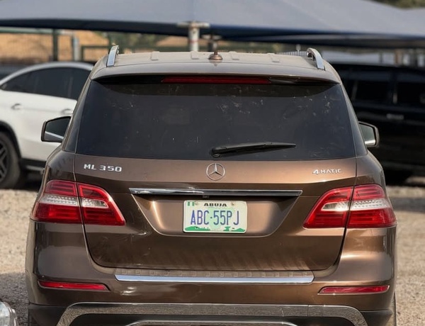 CLEAN USED  2014 MERCEDES BENZ ML350 FOR SALE IN ABUJA