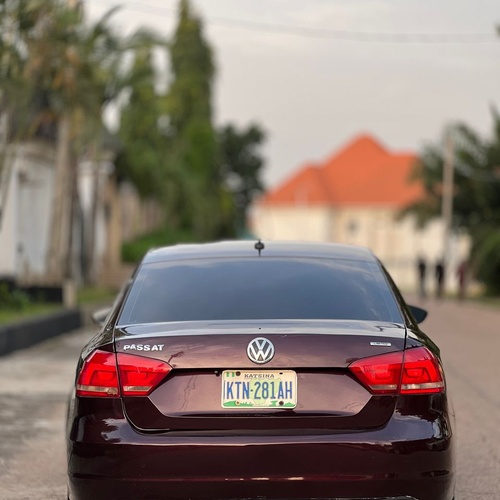 CLEAN USED VOLSWAGEN PASSAT 2012 MODEL  FOR SALE IN KADUNA