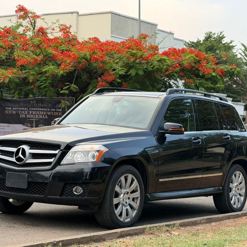 FOREIGN USED  2010 MERCEDES BENZ GLK350 FOR SALE IN ABUJA image