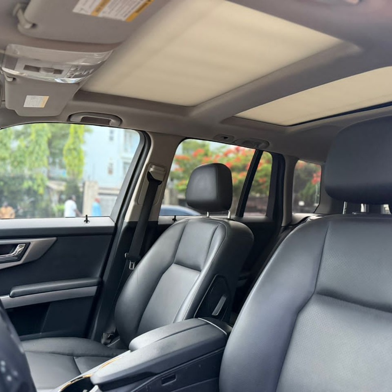 FOREIGN USED  2010 MERCEDES BENZ GLK350 FOR SALE IN ABUJA image