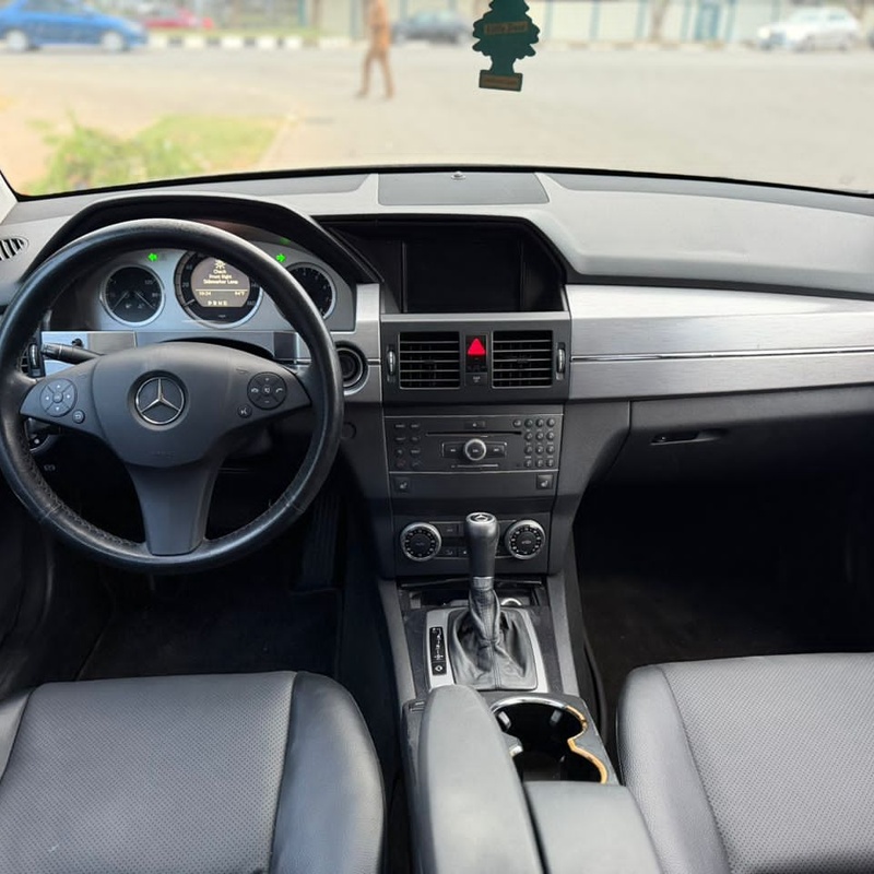 FOREIGN USED  2010 MERCEDES BENZ GLK350 FOR SALE IN ABUJA image