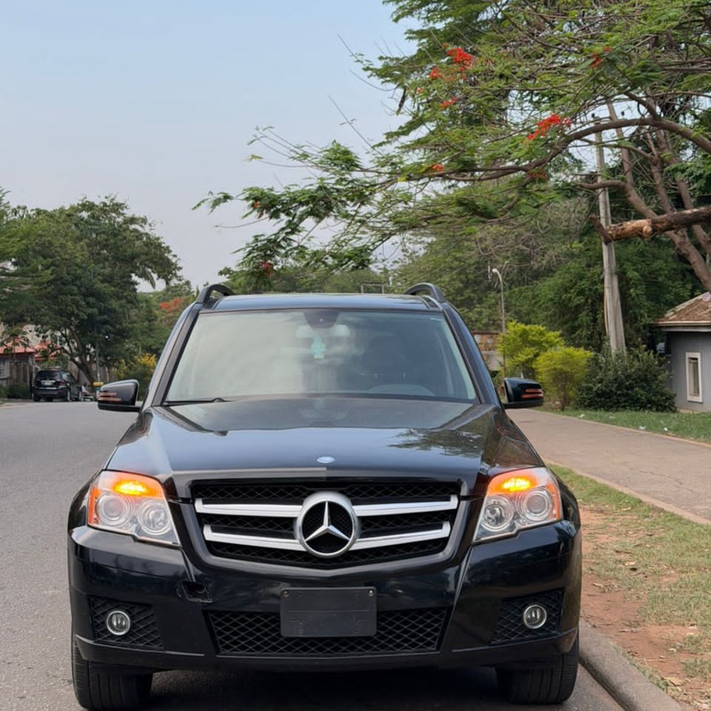 FOREIGN USED  2010 MERCEDES BENZ GLK350 FOR SALE IN ABUJA image