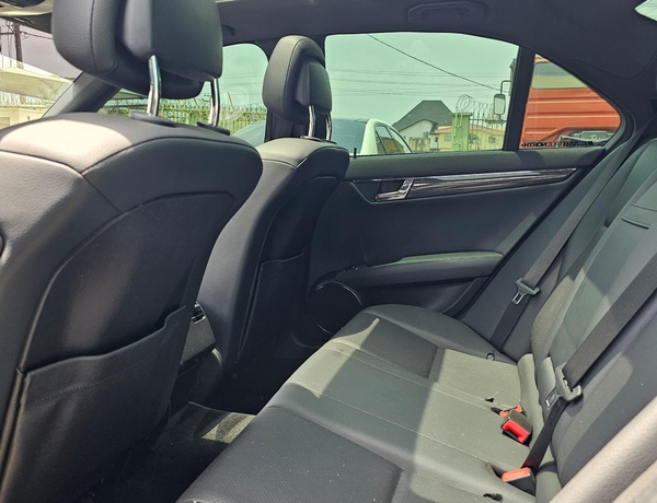 Direct Belgium Mercedes Benz  C350 2010. Double exhaust