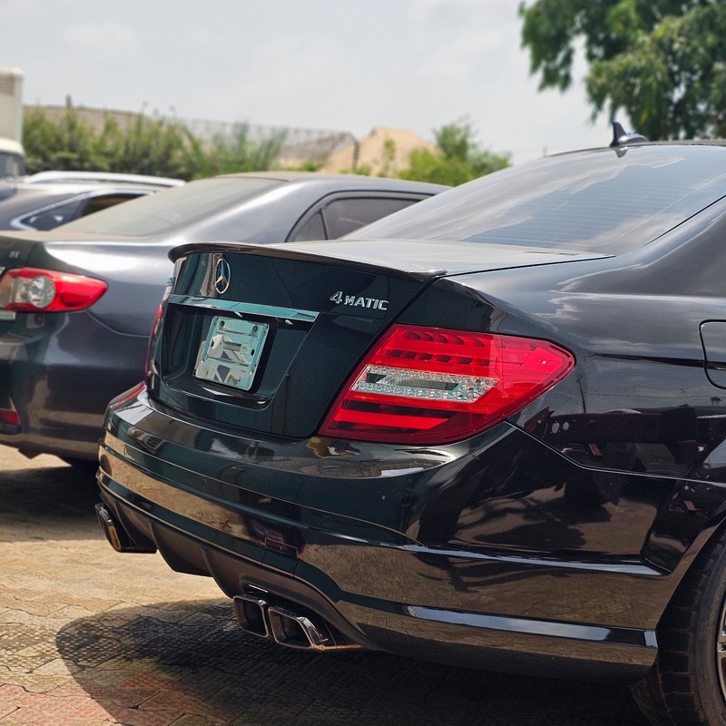 Direct Belgium Mercedes Benz  C350 2010. Double exhaust image