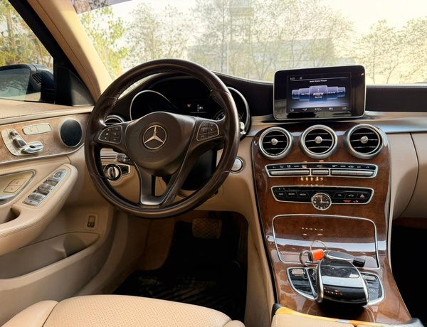 DISTRESS  DEAL  2015 MERCEDES BENZ C300