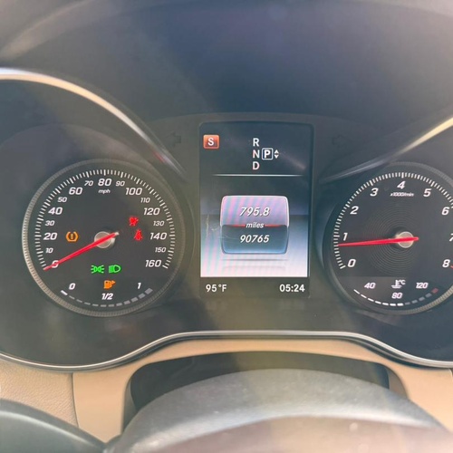 DISTRESS  DEAL  2015 MERCEDES BENZ C300