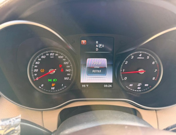 DISTRESS  DEAL  2015 MERCEDES BENZ C300