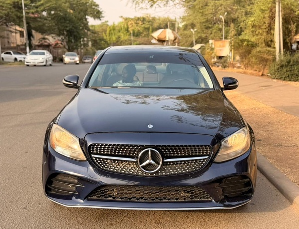 DISTRESS  DEAL  2015 MERCEDES BENZ C300