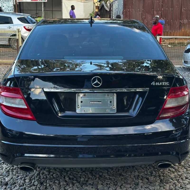 DISTRESS SALE   2010 MERCEDES BENZ C300 IN ABUJA image