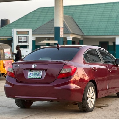 DISTRESS DISTRESS !!  2013 HONDA CIVIC  FOR SALE IN ABUJA