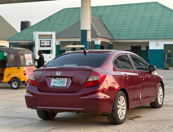 DISTRESS DISTRESS !!  2013 HONDA CIVIC  FOR SALE IN ABUJA