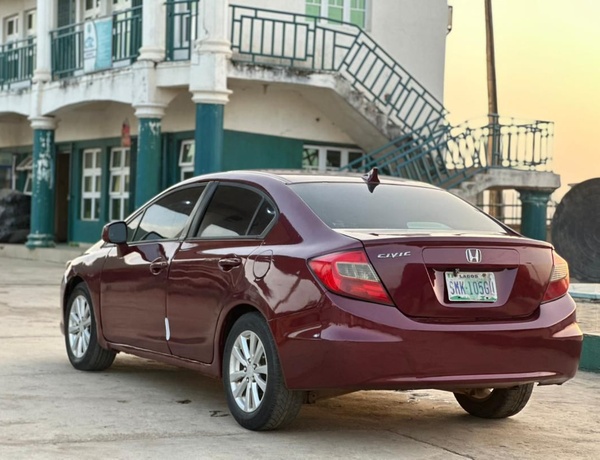 DISTRESS DISTRESS !!  2013 HONDA CIVIC  FOR SALE IN ABUJA