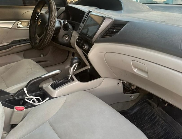 DISTRESS DISTRESS !!  2013 HONDA CIVIC  FOR SALE IN ABUJA