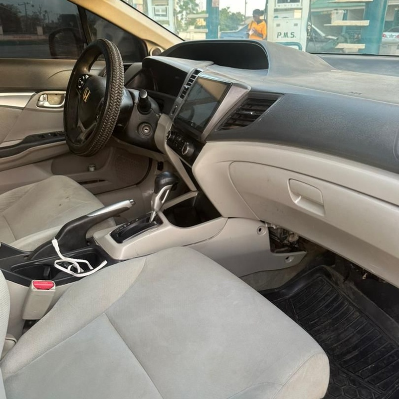 DISTRESS DISTRESS !!  2013 HONDA CIVIC  FOR SALE IN ABUJA image