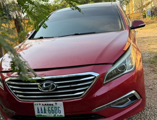 DISTRESS DISTRESS   2015 HYUNDAI SONATA  FOR SALE IN ABUJA