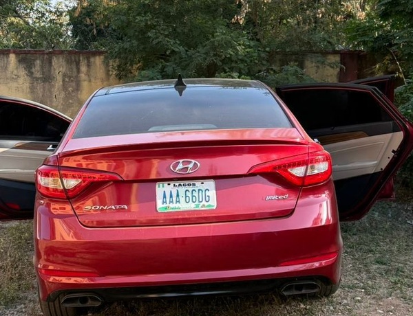 DISTRESS DISTRESS   2015 HYUNDAI SONATA  FOR SALE IN ABUJA