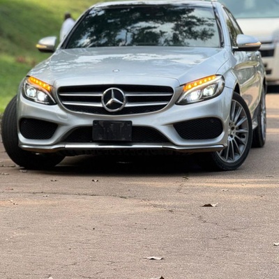 DISTRESS DISTRESS   2017 MERCEDES C300 (KEYLESS)