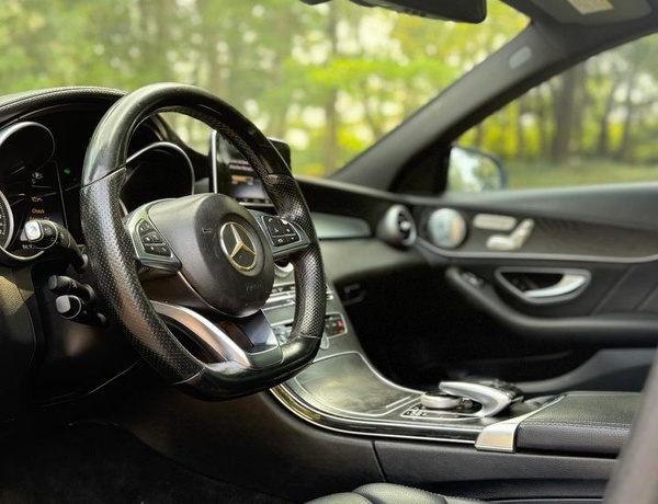 DISTRESS DISTRESS   2017 MERCEDES C300 (KEYLESS)