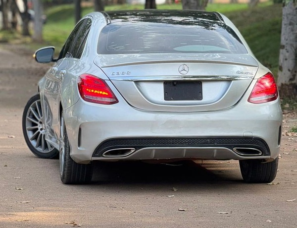 DISTRESS DISTRESS   2017 MERCEDES C300 (KEYLESS)