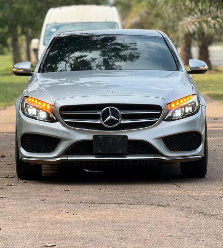 DISTRESS DISTRESS   2017 MERCEDES C300 (KEYLESS) FOR SALE IN ABUJA image