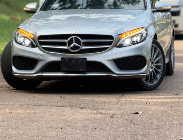 DISTRESS DISTRESS   2017 MERCEDES C300 (KEYLESS) FOR SALE IN ABUJA