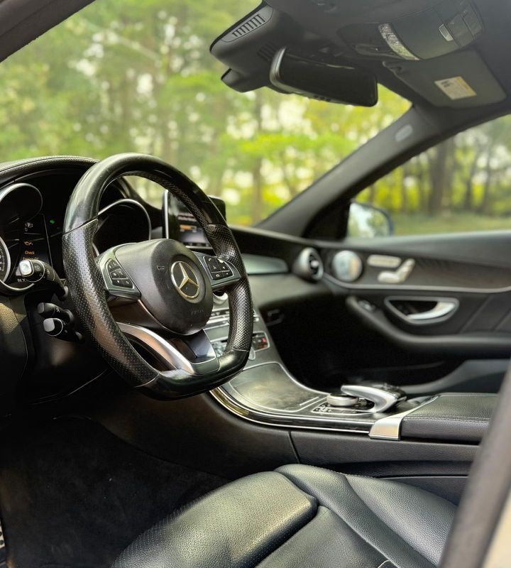 DISTRESS DISTRESS   2017 MERCEDES C300 (KEYLESS) FOR SALE IN ABUJA image