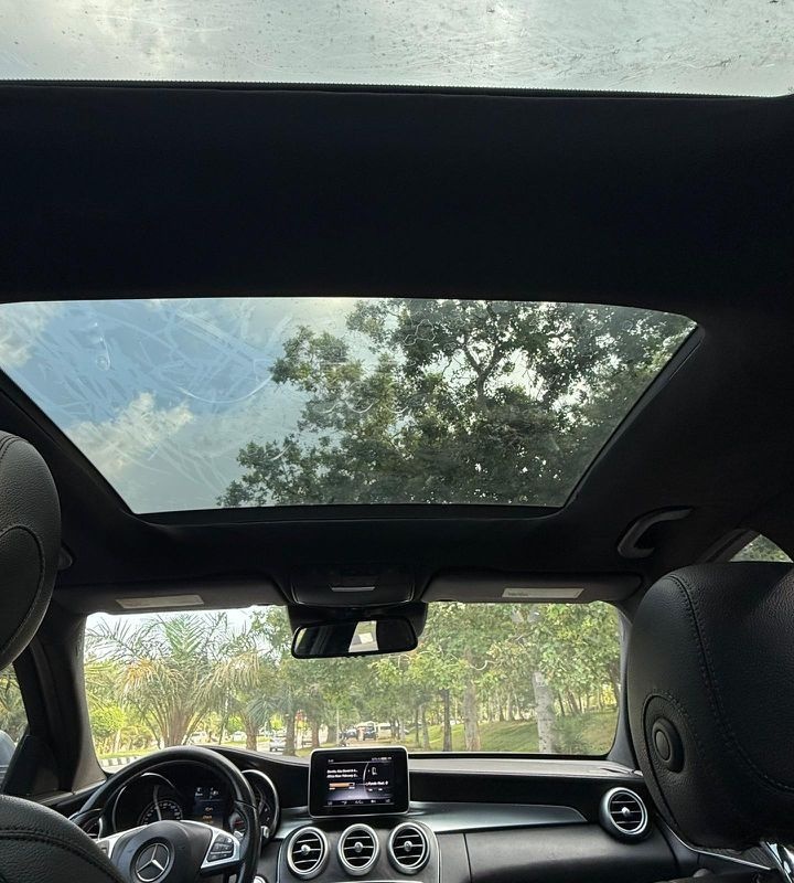 DISTRESS DISTRESS   2017 MERCEDES C300 (KEYLESS) FOR SALE IN ABUJA image