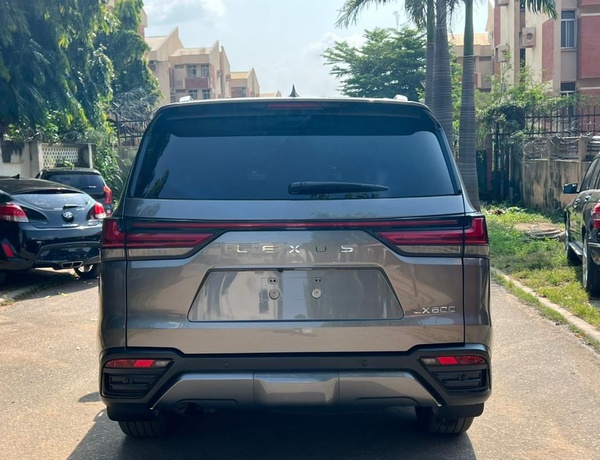 DISTRESS  LEXUS LX600 2022 FOR SALE IN ABUJA