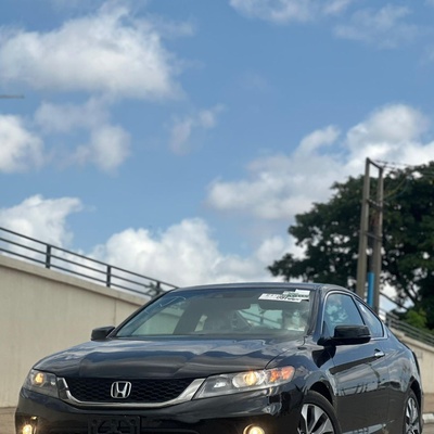 DISTRESS FOREIGN USED   2014 HONDA ACCORD COUPE FOR SALE IN ABUJA