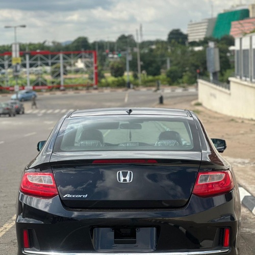 DISTRESS FOREIGN USED   2014 HONDA ACCORD COUPE FOR SALE IN ABUJA