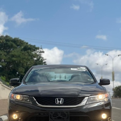 DISTRESS FOREIGN USED   2014 HONDA ACCORD COUPE FOR SALE IN ABUJA