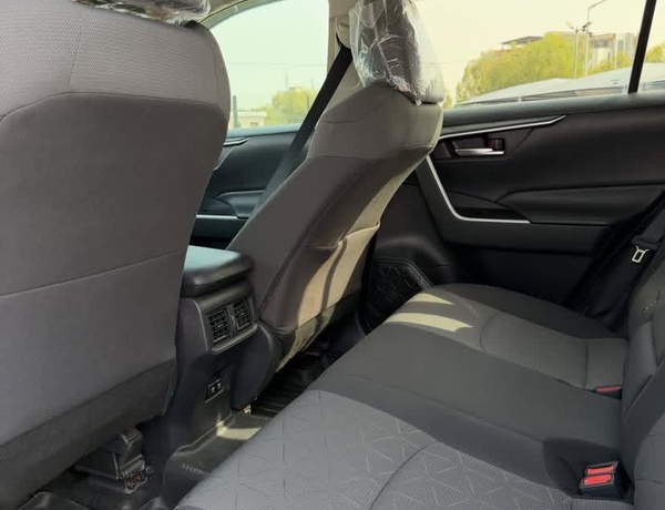 DISTRESS FOREIGN USED   2021 TOYOTA RAV4 XLE