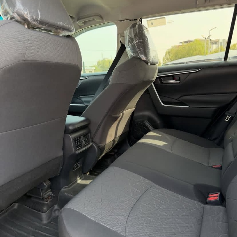 DISTRESS FOREIGN USED   2021 TOYOTA RAV4 XLE image