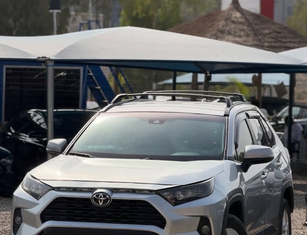 DISTRESS FOREIGN USED   2021 TOYOTA RAV4 XLE