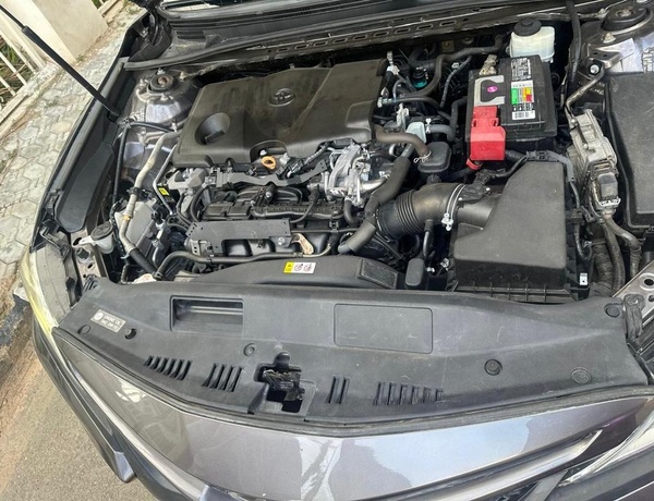 DISTRESS SALE   FOREIGN USED 2019 TOYOTA CAMRY SE FOR SALE IN KANO