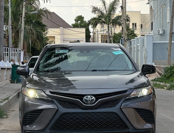 DISTRESS SALE   FOREIGN USED 2019 TOYOTA CAMRY SE FOR SALE IN KANO