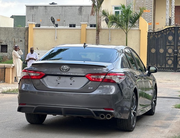 DISTRESS SALE   FOREIGN USED 2019 TOYOTA CAMRY SE FOR SALE IN KANO