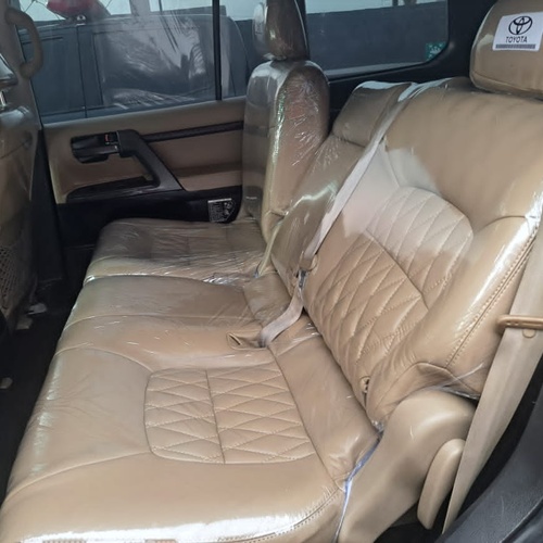 Distress Toyota Landcruiser 2010 upgraded to 2021