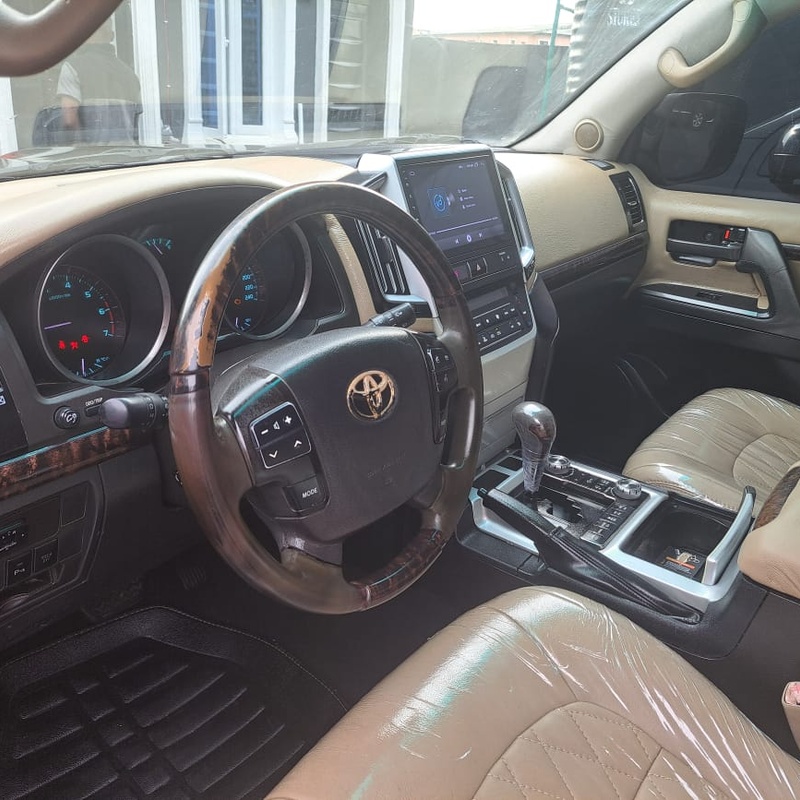 Distress Toyota Landcruiser 2010 upgraded to 2021 image