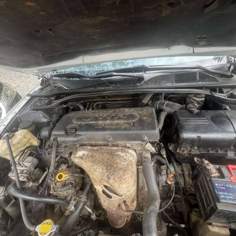 EXTREMELY NEATLY USED  2004 TOYOTA SOLARA image
